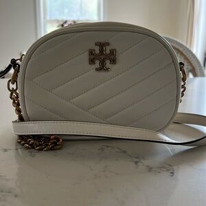Tory Burch Kira small chevron camera bag